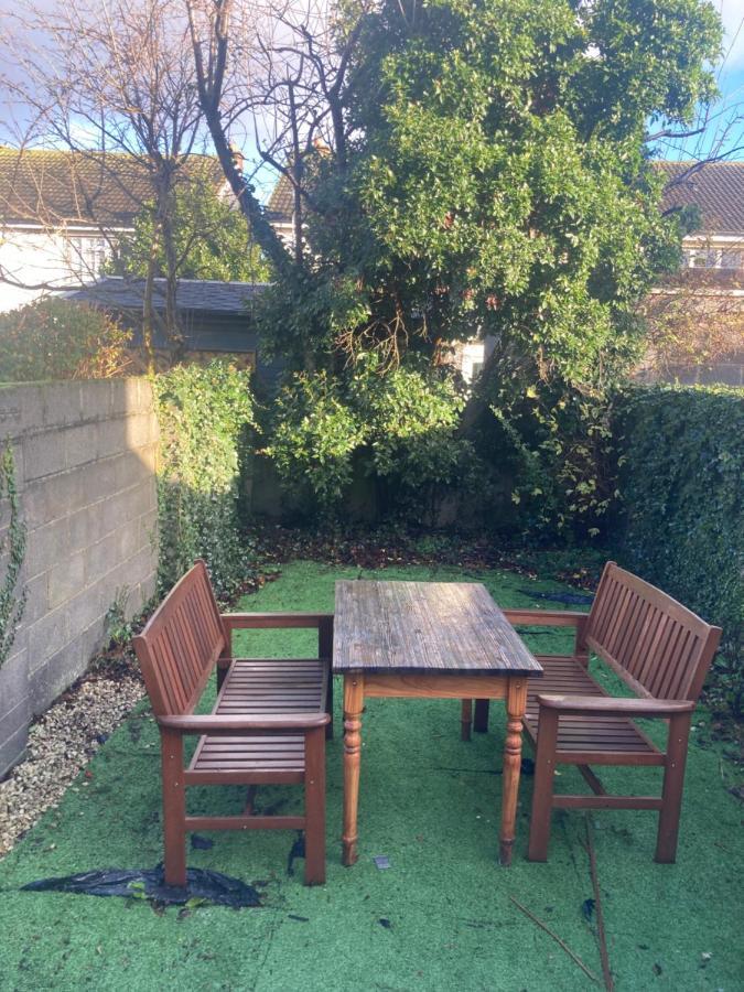 Entire Terraced Two Story Redbrick House With Parking In Secluded Cul De Sac Dublin Exterior foto