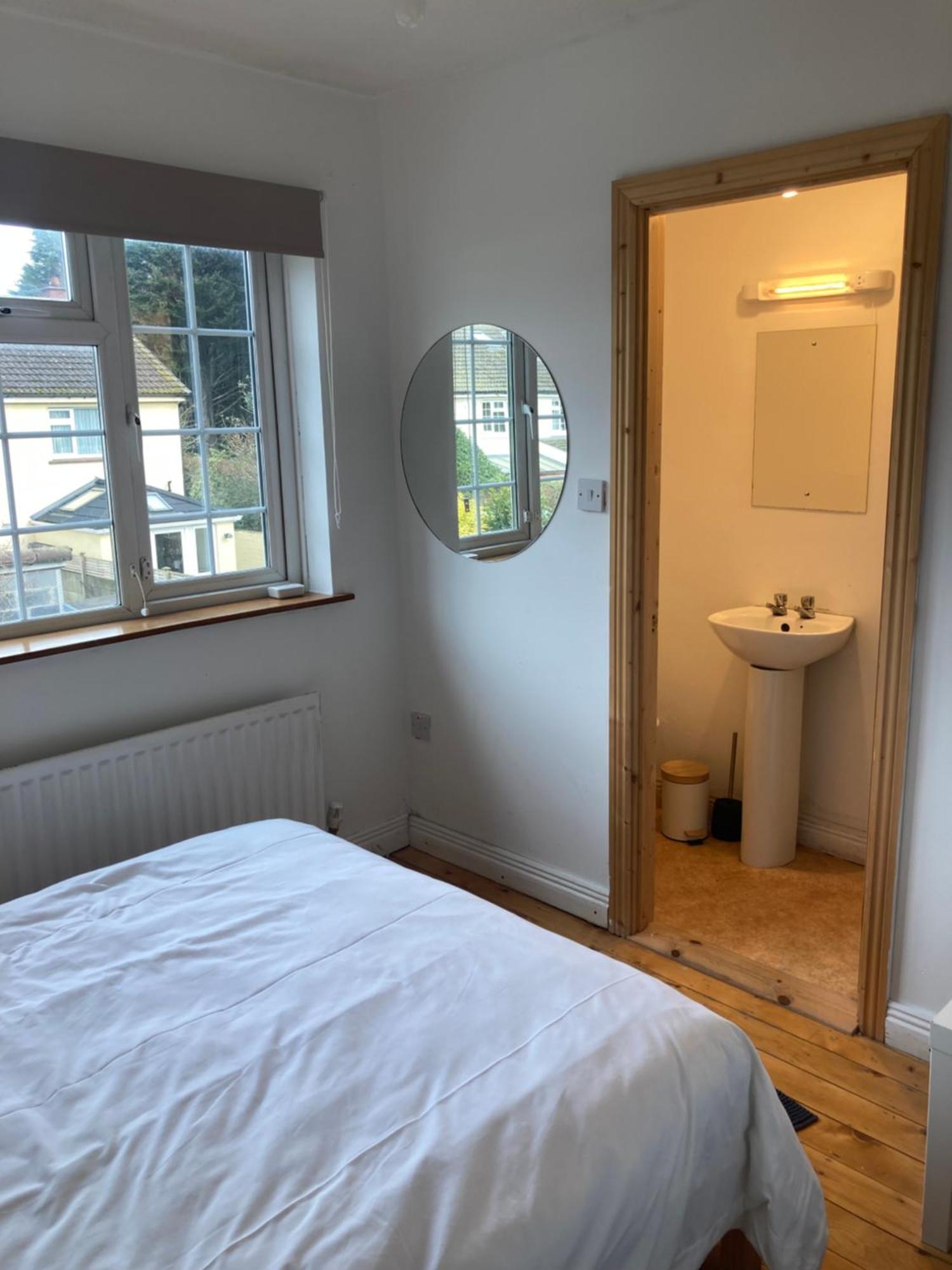 Entire Terraced Two Story Redbrick House With Parking In Secluded Cul De Sac Dublin Exterior foto
